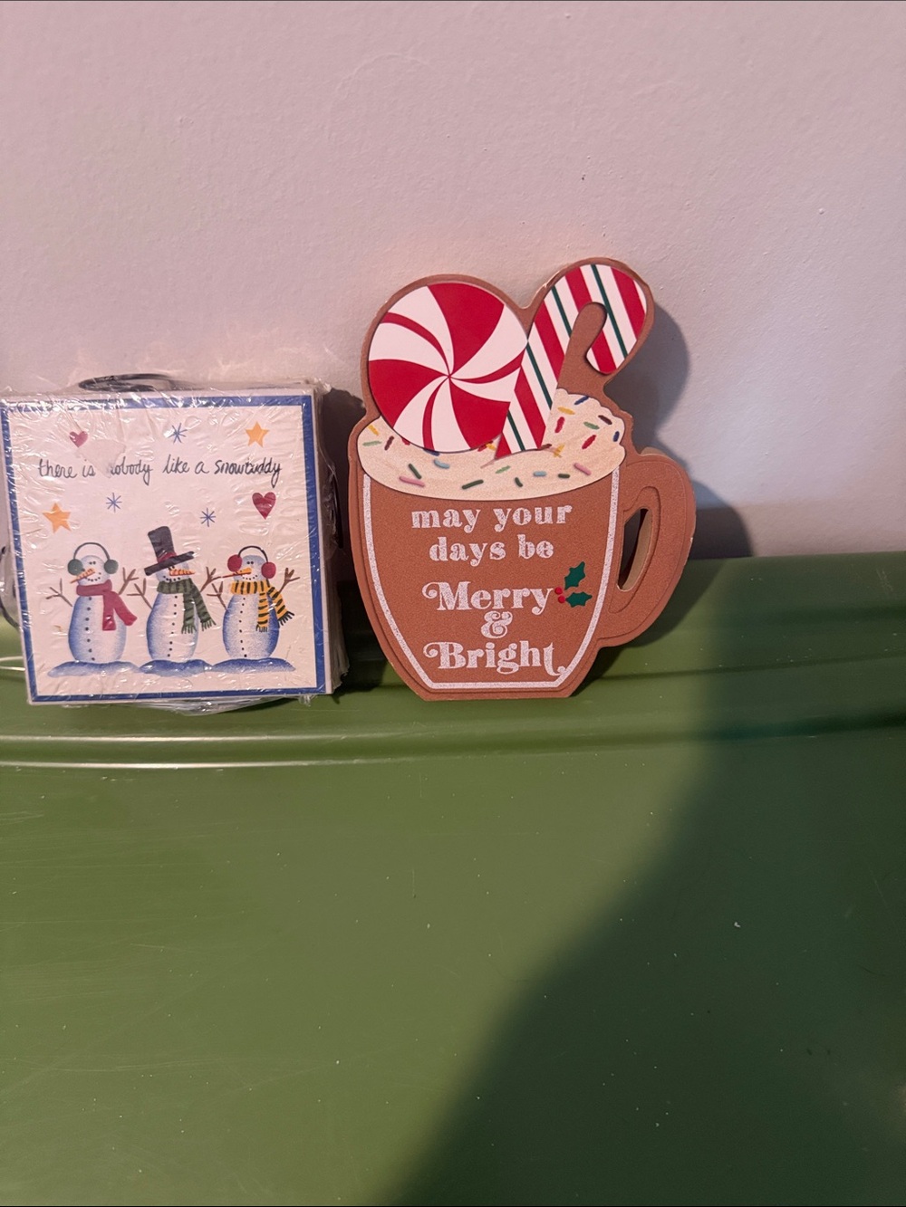 Merry & Bright Hot Cocoa Holiday Wall Sign and Snoan Coaster Set